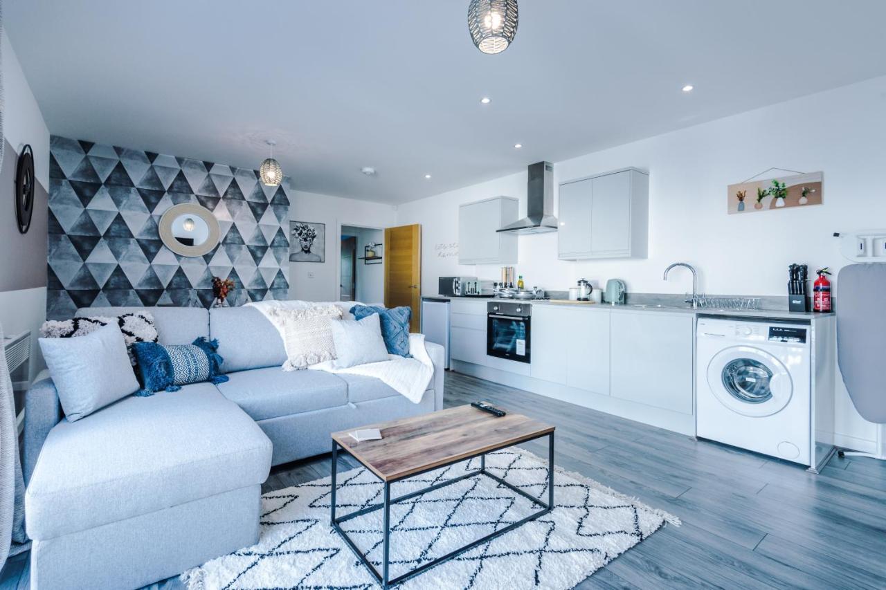 Stunning 2 Bed Apt By Greenstay Serviced Accommodation - Located In Formby Village - Perfect For Short & Long Stays - Couples, Friends & Families & Business Travellers All Welcome - Dog Friendly - 7 Exteriér fotografie